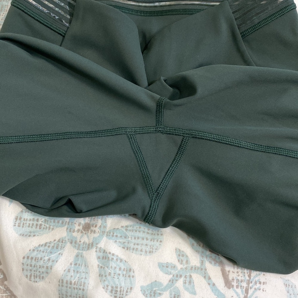 LULULEMON!! Find focus 7/8 25 size 6!! Deep Ivy - Picture 12 of 14